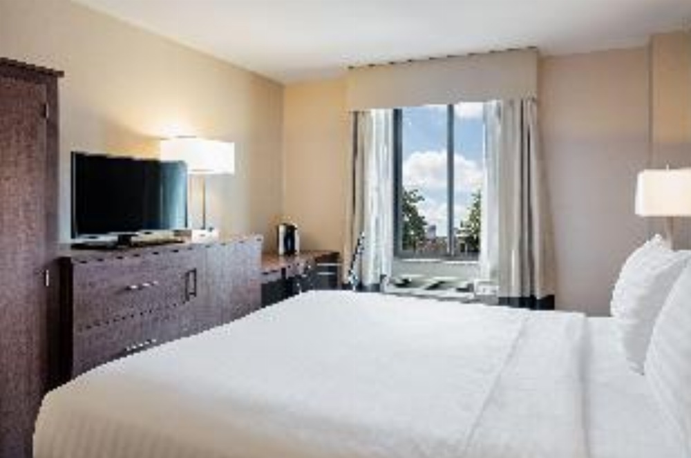 Holiday Inn Express Brooklyn Image 12