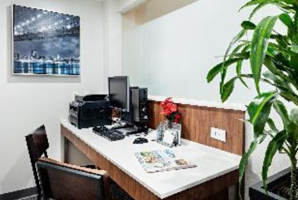 Holiday Inn Express Brooklyn Image 6